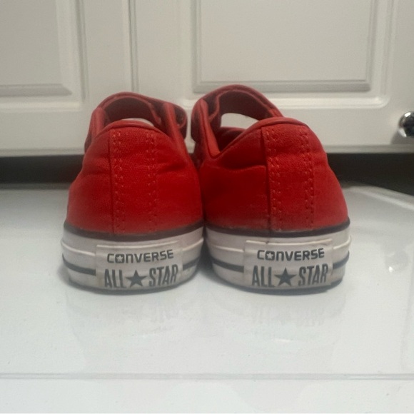 Women’s Converse Chuck Taylor Velcro - Picture 3 of 5